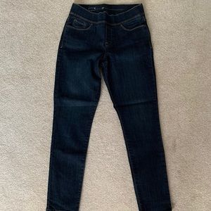 Levi’s Skinny Pull-on Jeans